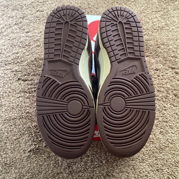 Nike | NWT Women’s Nike Dunk Low - Picture 6 of 9